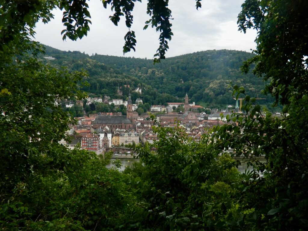 découvrez des villages cachés en france, où authenticité et charme se mêlent pour offrir une expérience unique loin des sentiers battus. explorez ces trésors cachés, imprégnés de culture et de traditions, et laissez-vous séduire par leur beauté naturelle.