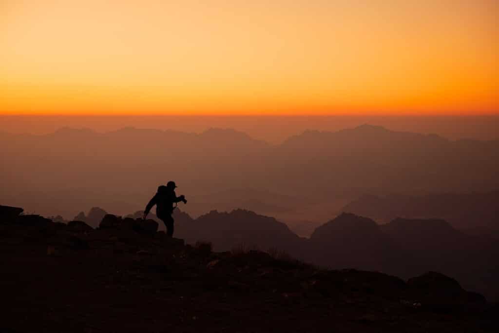 découvrez une destination secrète pleine de mystères et d'aventures. évadez-vous des sentiers battus et explorez des lieux cachés, des paysages époustouflants et une culture fascinante qui vous attendent. préparez-vous à vivre une expérience unique qui ne manquera pas de vous surprendre.