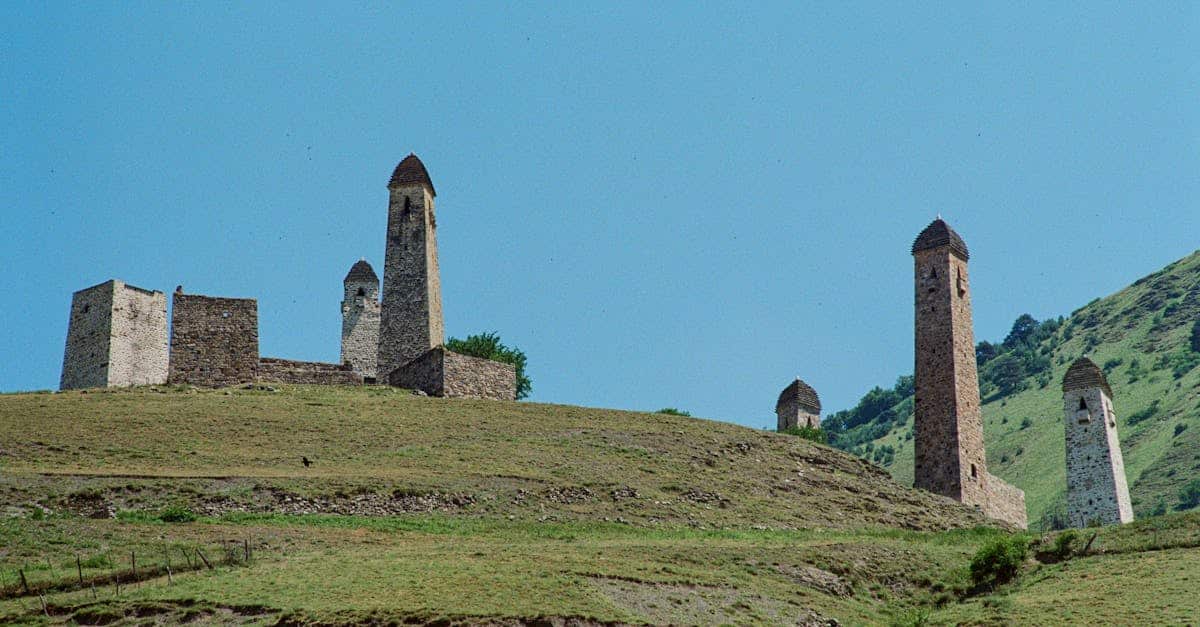 découvrez l'élégance intemporelle des monuments historiques, témoins d'une riche histoire et de l'architecture remarquable qui a façonné notre patrimoine culturel. explorez les récits fascinants derrière ces sites emblématiques et laissez-vous inspirer par leur beauté et leur importance à travers les âges.